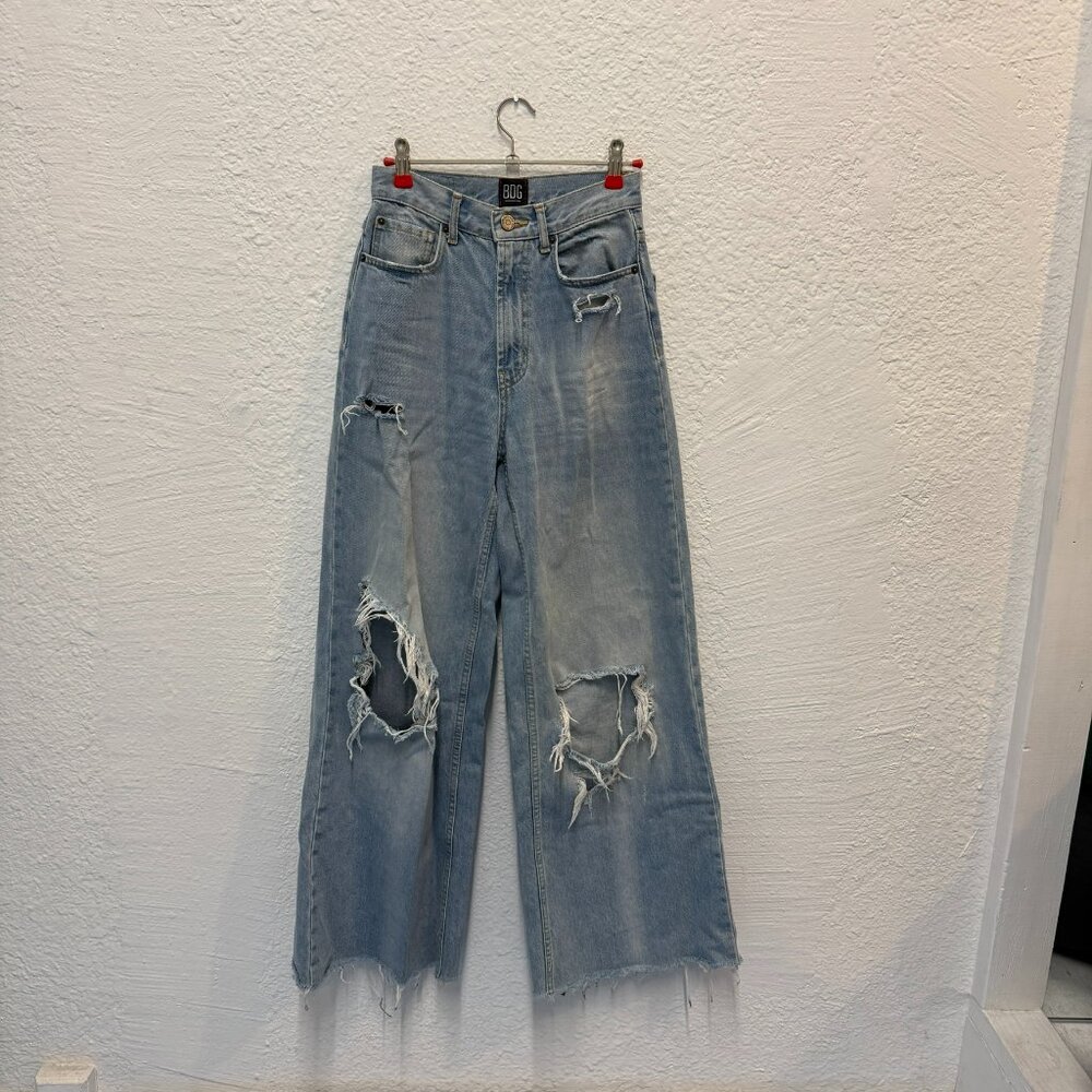 BDG Urban Outfitters distressed boot cut baggy jeans